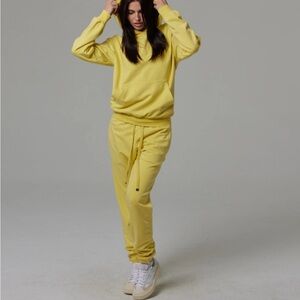 Talentless yellow sweatpants joggers medium